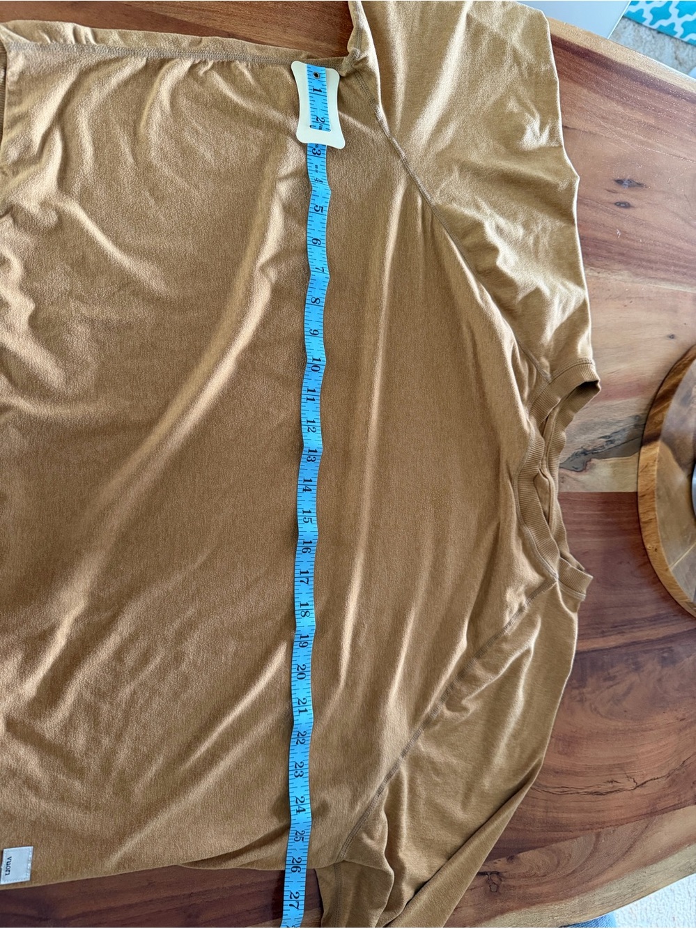 Vuori women's crew neck sweater in warm caramel - Picture 4 of 4